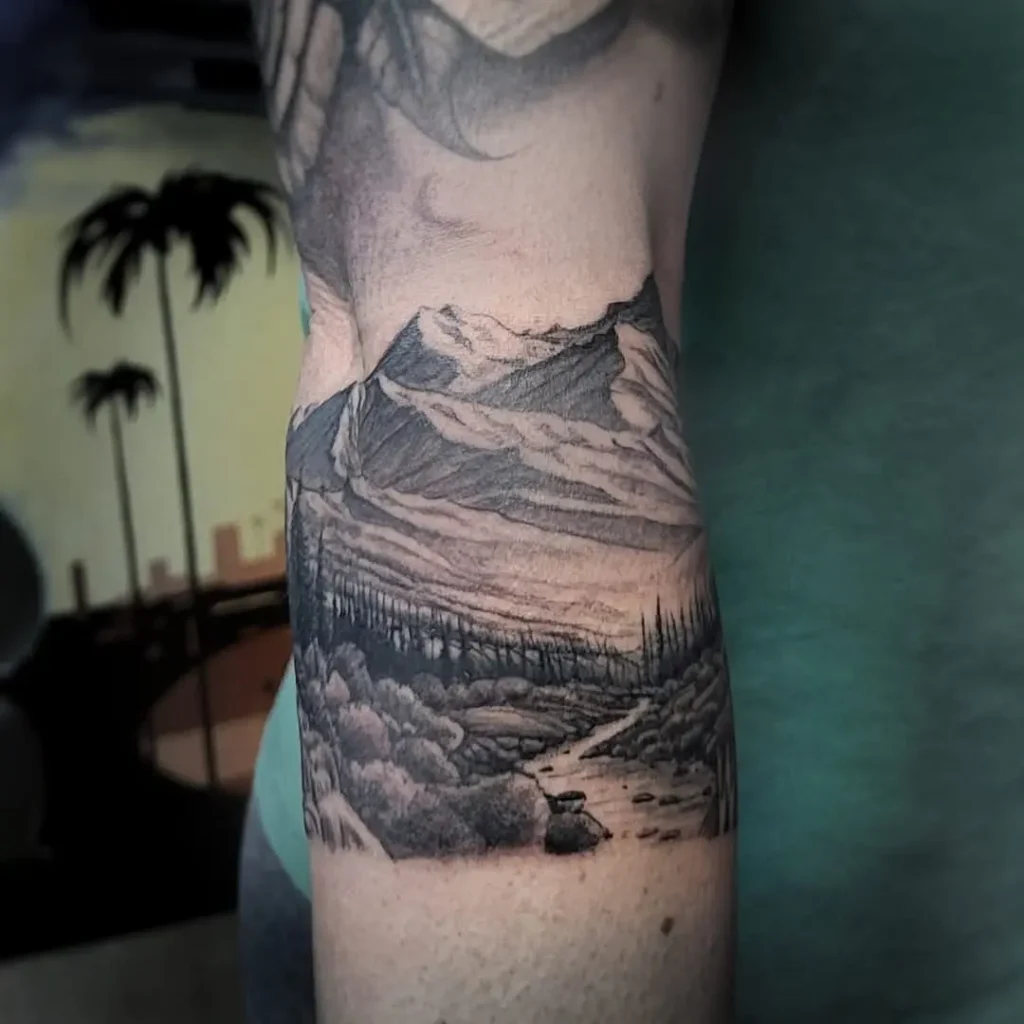 Berg landschap mountain tattoo