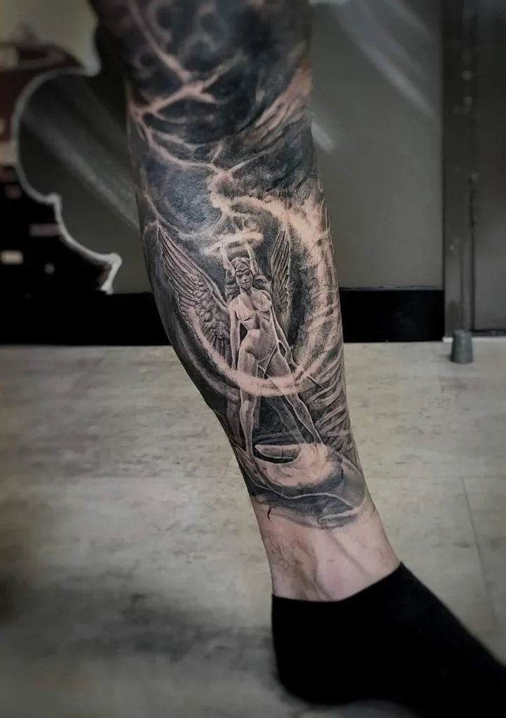 Leg sleeve been tattoo
